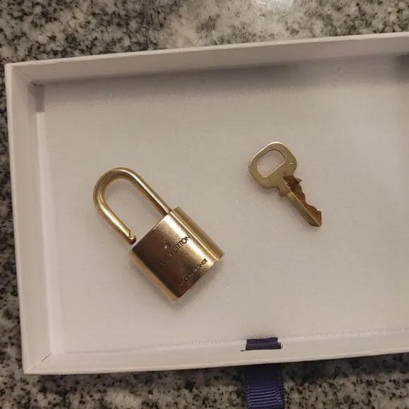 Louis Vuitton Padlock with Key #305. Made in France. - Picture 14 of 16